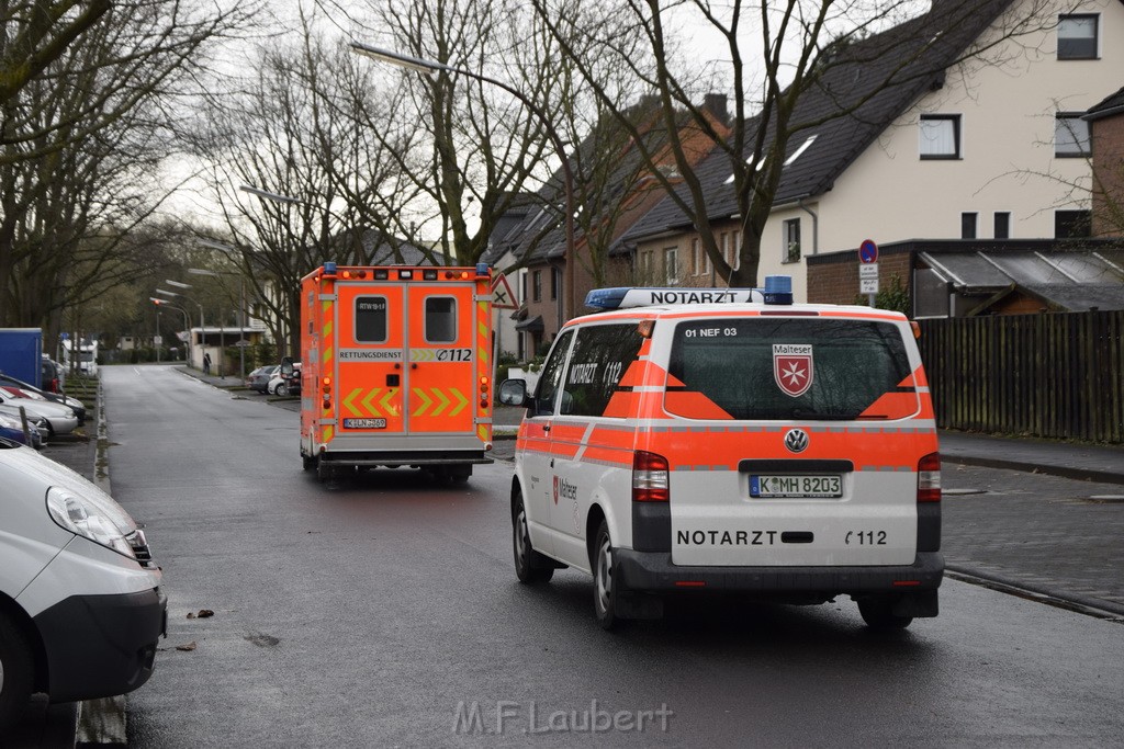 Einsatz BF Koeln Schule Burgwiesenstr Koeln Holweide P096.JPG - Miklos Laubert